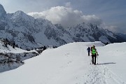 23 Si sale pestando neve abbastanza battuta